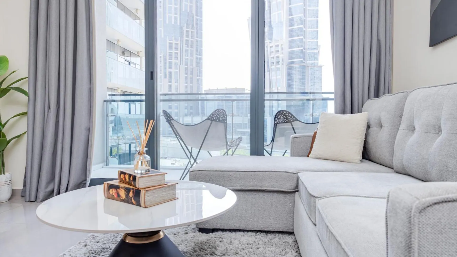 Chic 1Br Getaway- 4Min Walk To Business Bay Metro & 10Min To Burj Khalifa Διαμέρισμα Ντουμπάι