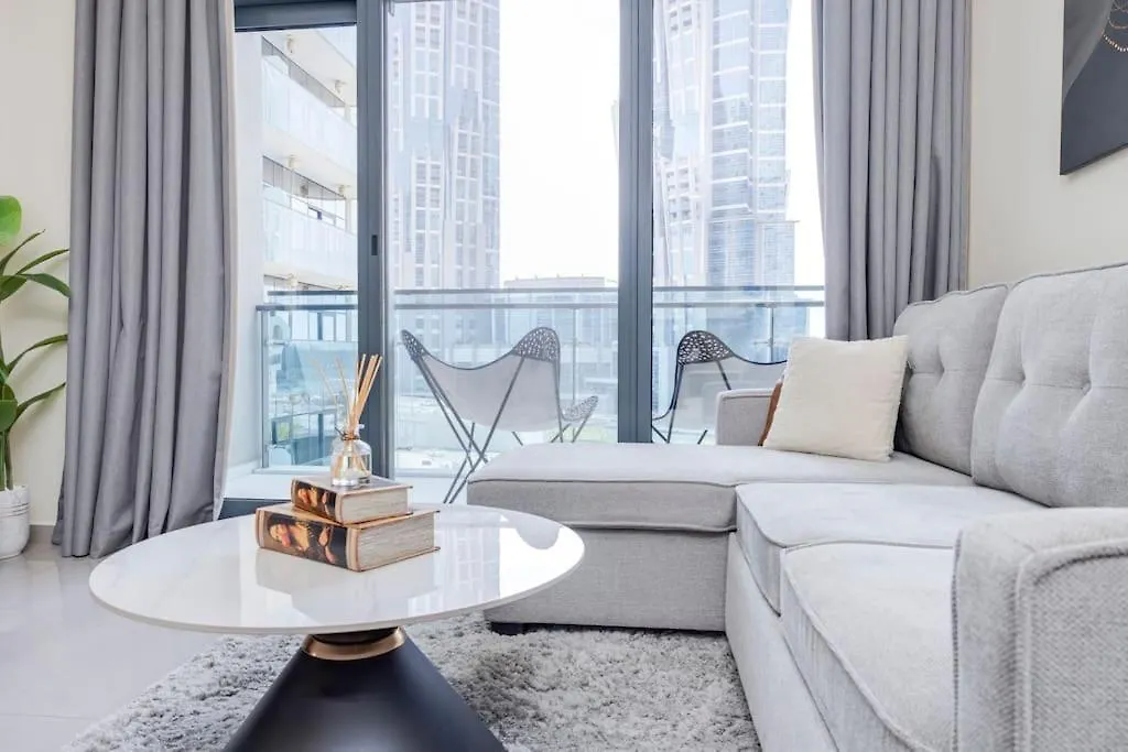 Chic 1Br Getaway- 4Min Walk To Business Bay Metro & 10Min To Burj Khalifa Daire Dubai