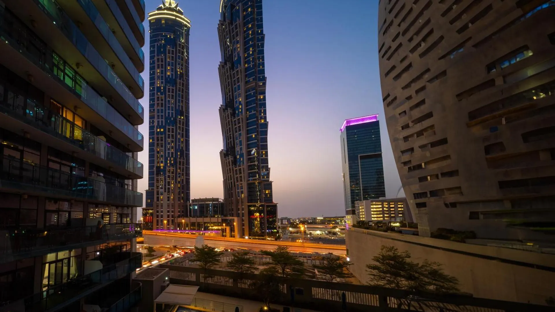 Chic 1Br Getaway- 4Min Walk To Business Bay Metro & 10Min To Burj Khalifa Daire Dubai