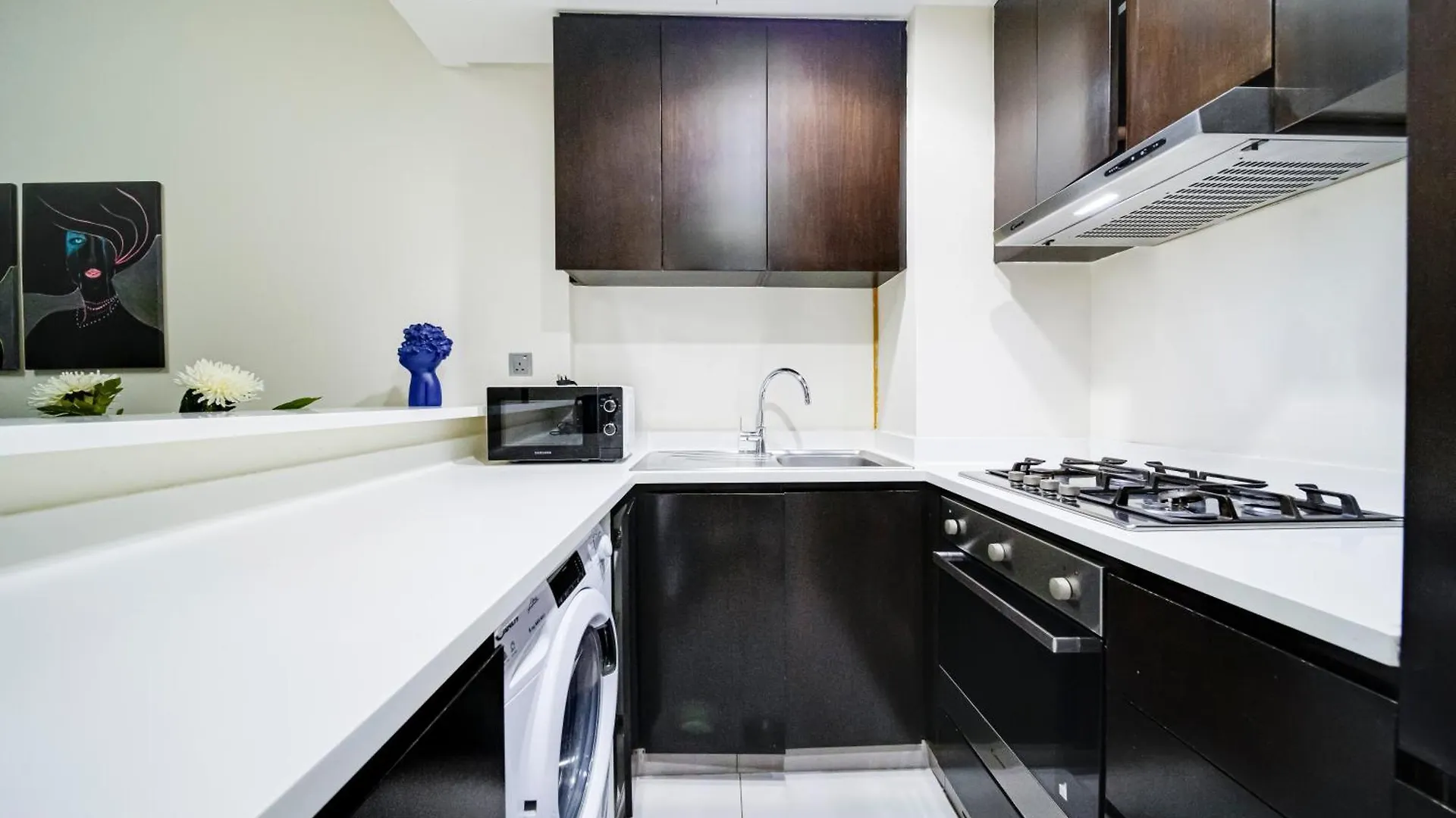 Chic 1Br Getaway- 4Min Walk To Business Bay Metro & 10Min To Burj Khalifa Daire Dubai Birleşik Arap Emirlikleri