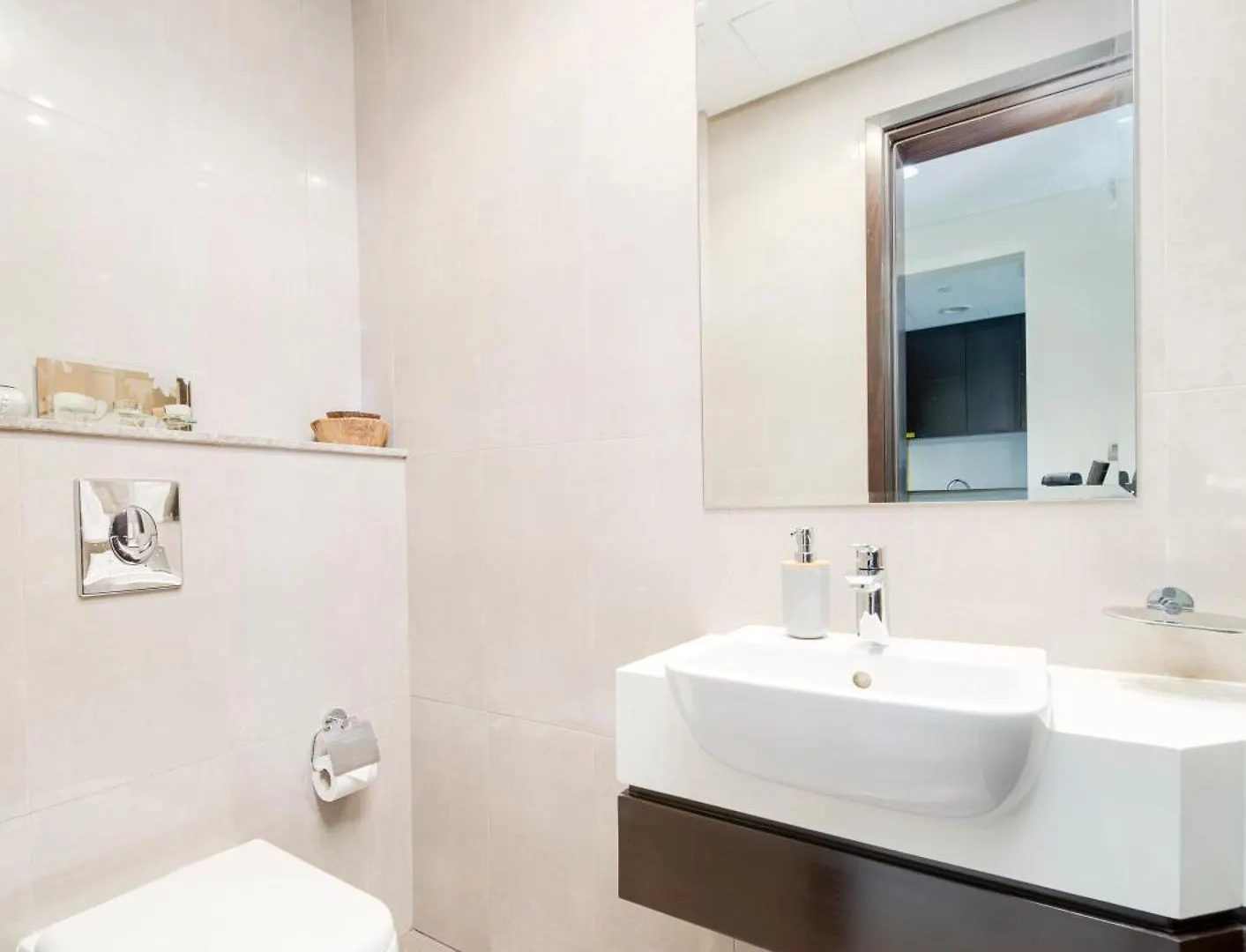Chic 1Br Getaway- 4Min Walk To Business Bay Metro & 10Min To Burj Khalifa Daire Dubai Birleşik Arap Emirlikleri