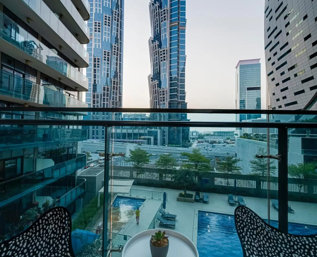 Chic 1Br Getaway- 4Min Walk To Business Bay Metro & 10Min To Burj Khalifa Daire Dubai Birleşik Arap Emirlikleri