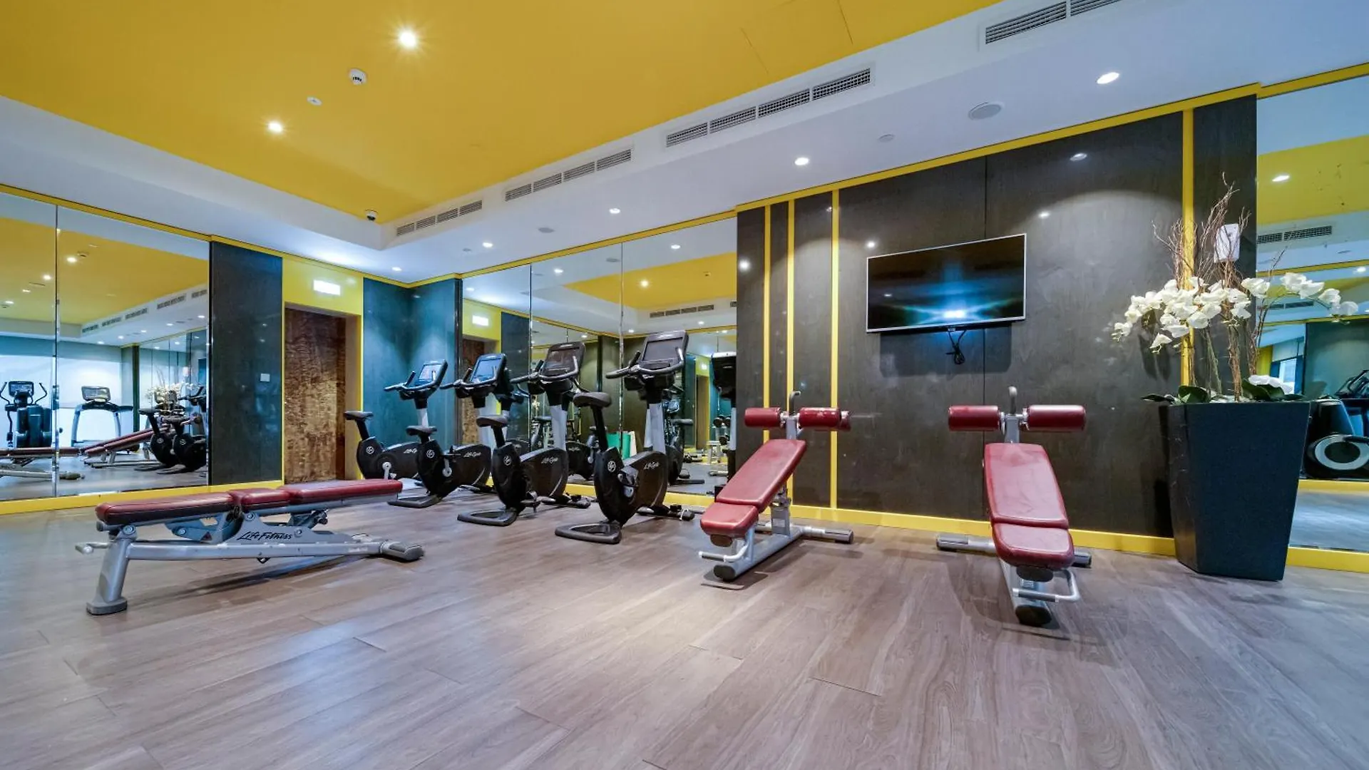 Chic 1Br Getaway- 4Min Walk To Business Bay Metro & 10Min To Burj Khalifa Daire Dubai